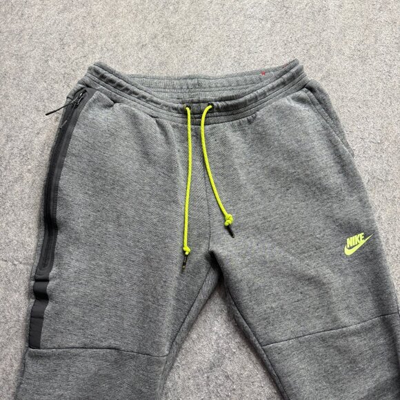 Nike Sportswear Tech Fleece Jogger Pants Men L Gray Tapered 29" Slim Fit - Picture 3 of 16